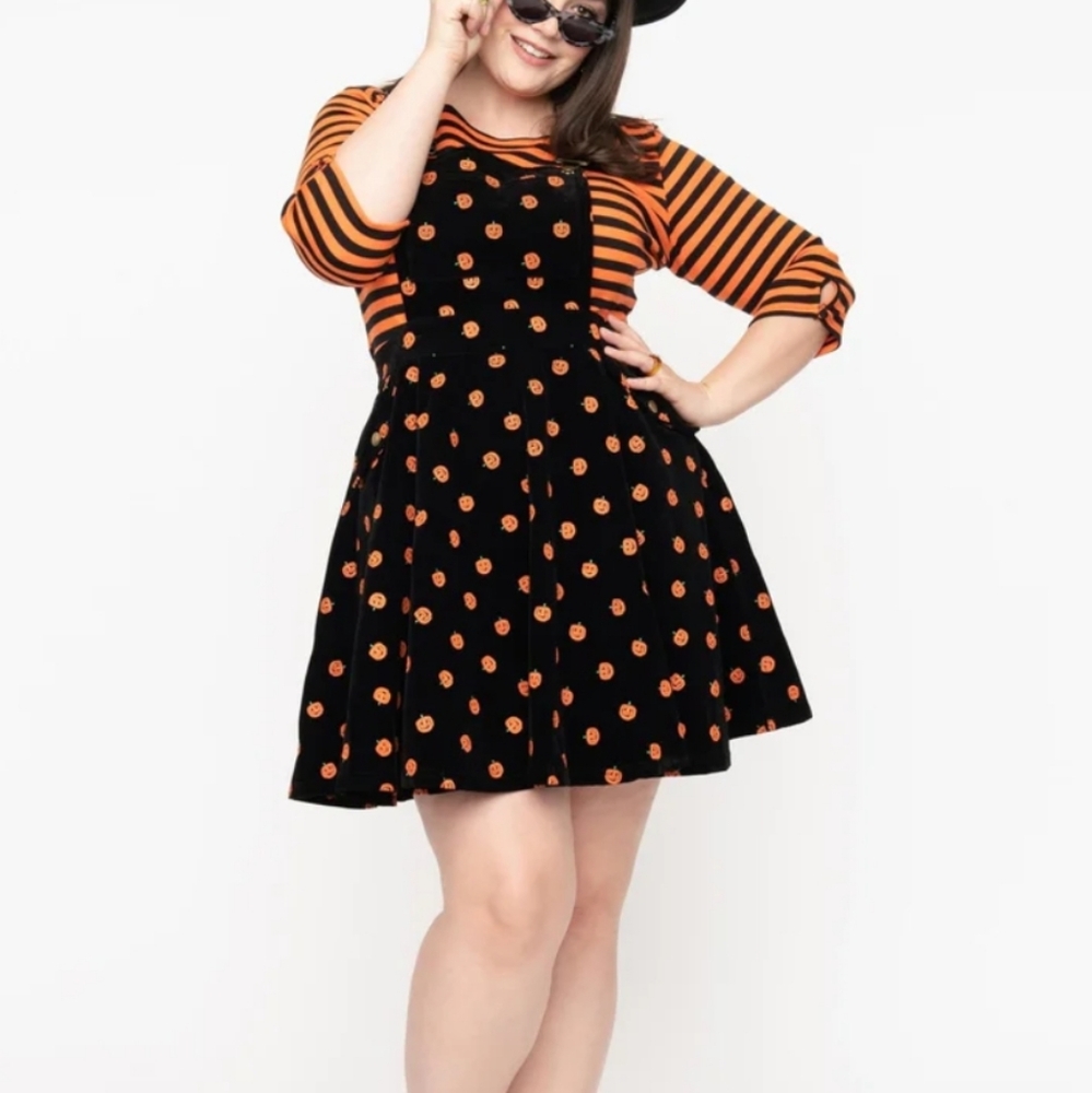 Unique Vintage Black & Orange Pumpkin Patch Corduroy Pinafore Skirt - 2X/18